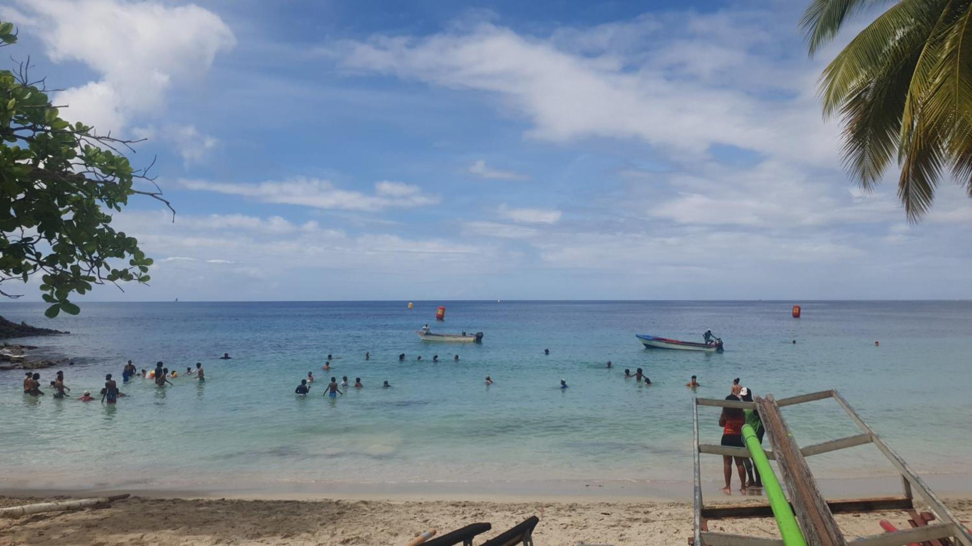 Villa Les Mahoganys Riviere-Salee Bagian luar foto